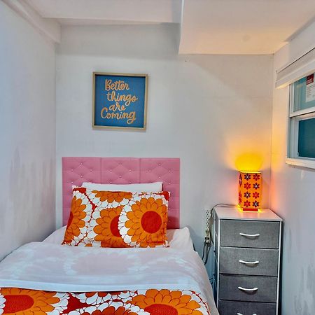 Private Tiny Room On The 1St Floor With Shared Bathroom Near Airport And Downtown Seattte シアトル エクステリア 写真
