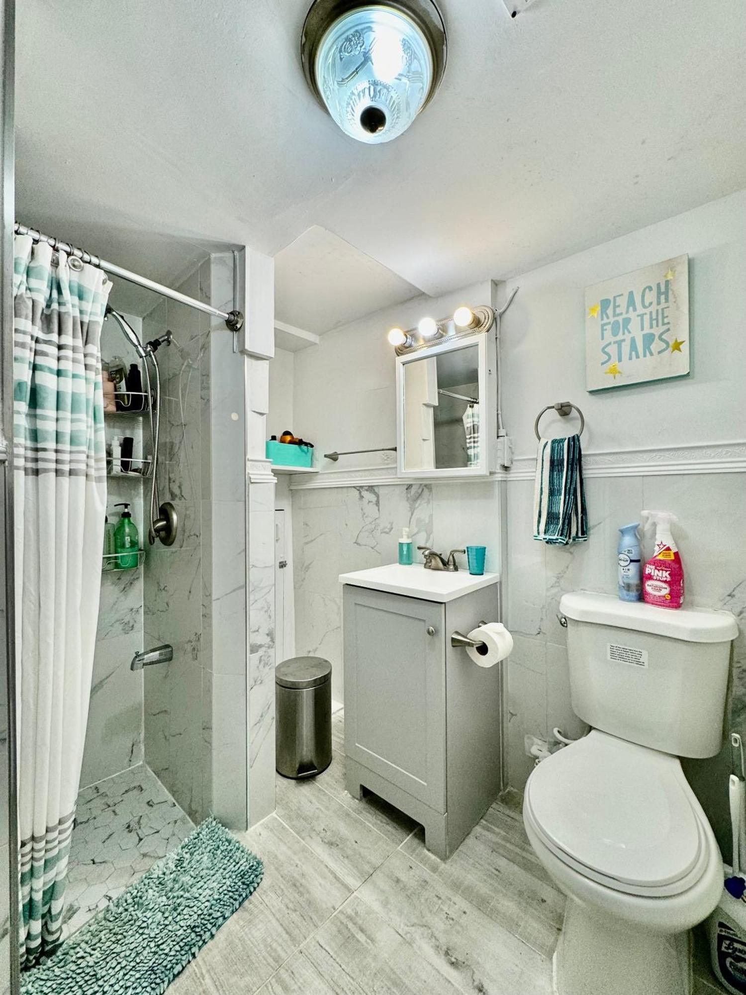 Private Tiny Room On The 1St Floor With Shared Bathroom Near Airport And Downtown Seattte シアトル エクステリア 写真