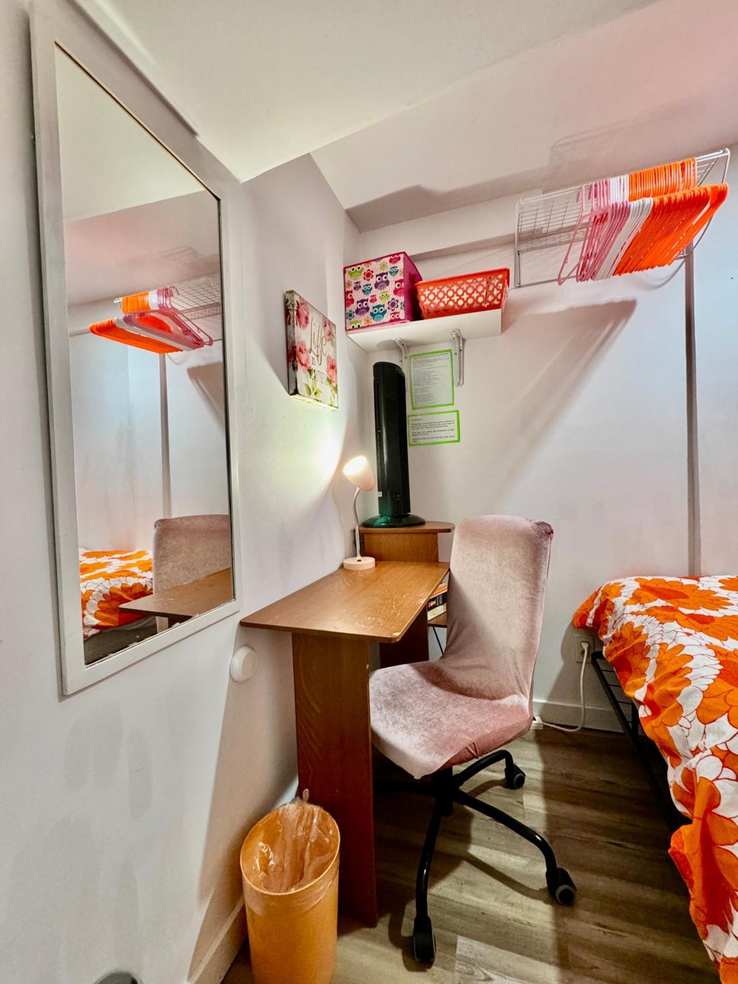 Private Tiny Room On The 1St Floor With Shared Bathroom Near Airport And Downtown Seattte シアトル エクステリア 写真